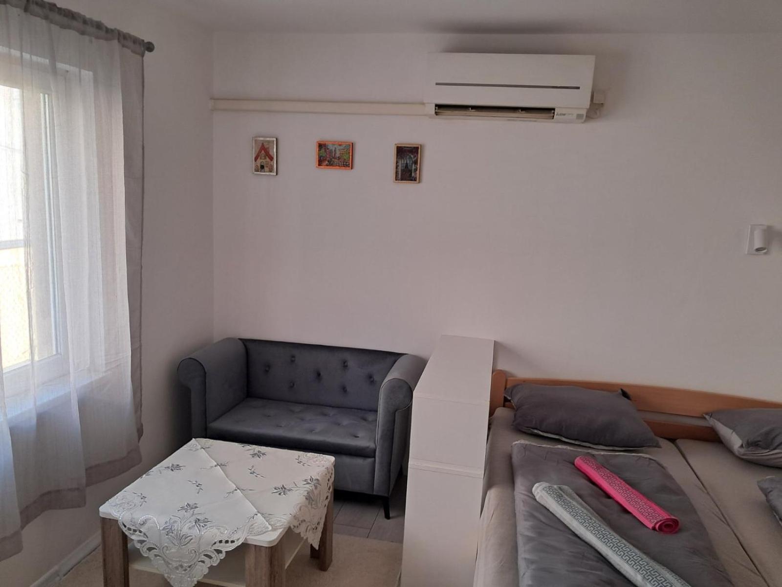 Mela Apartment *